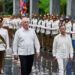 La Habana, 31/07/2026.- El presidente de Cuba, Miguel Diaz-Canel (c), camina junto a su homólogo de Colombia, Gustavo Petro, durante un acto protocolario este viernes, en la Plaza de la Revolución en La Habana (Cuba). Foto: EFE/ AP Ramón Espinosa / POOL.