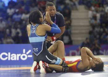 La luchadora cubana Laura Henrin celebra tras derrotar a la venezolana Alexa Álvarez en la final de la división de los 53 kg en los Juegos Centroamericanos y del Caribe Santo Domingo 2026. Foto: Tomada del perfil de Facebook de JIT Deporte Cubano.