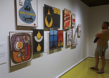 El Museo de Bellas Artes Pushkin presenta con una mezcla de nostalgia y admiración la exposición 'Cartel Cubano. 1950-1970. Cine y Revolución', la primera de su tipo en Rusia, justo cuando Cuba celebra los cien años del líder revolucionario Fidel Castro. Foto: Fernando Salcines/EFE.