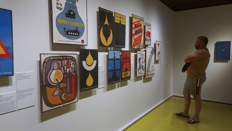 El Museo de Bellas Artes Pushkin presenta con una mezcla de nostalgia y admiración la exposición 'Cartel Cubano. 1950-1970. Cine y Revolución', la primera de su tipo en Rusia, justo cuando Cuba celebra los cien años del líder revolucionario Fidel Castro. Foto: Fernando Salcines/EFE.