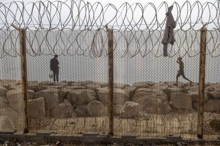 Marruecos, 01/08/2026. La crisis migratoria se intensificó en Ceuta en los últimos días. Foto: EFE/EPA/JALAL MORCHIDI.