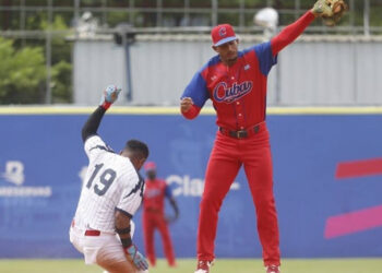 Tras perder con Nicaragua en la Súper Ronda, Cuba no logró avanzar a la final del béisbol en los Juegos Centroamericanos y del Caribe de Santo Domingo 2026 y deberá luchar por el bronce. Foto: Jit Deporte Cubano / Facebook.