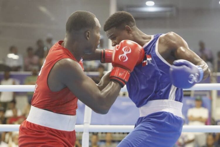 La derrota en la final del doble campeón olímpico Julio César La Cruz (derecha) remató el naufragio del boxeo cubano en santo Domingo 2026. Foto: Facebook JIT Deporte Cubano