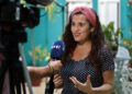 Silvia Pérez Cruz habla durante una entrevista con EFE este sábado, en La Habana. Foto:  Ernesto Mastrascusa/EFE.