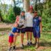 Nosotros en el aviario, donde se acampa en Topes de Collantes. Foto: El Parce.