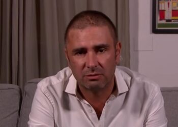 El exparlamentario italiano Alessandro Di Battista durante una entrevista para La7. Foto: YouTube/Alessandro Di Battista.