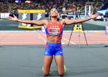 Con su segundo puesto en el World Athletics Ultimate Championship, la triplista Davisleydi Velazco tuvo una relevante actuación en su regreso a la selección cubana de atletismo. Foto: @PanamSports / X.