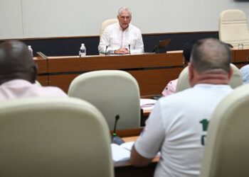 Díaz-Canel chequea el aseguramiento del abasto de agua en La Habana. Foto:Facebook/Presidencia Cuba.