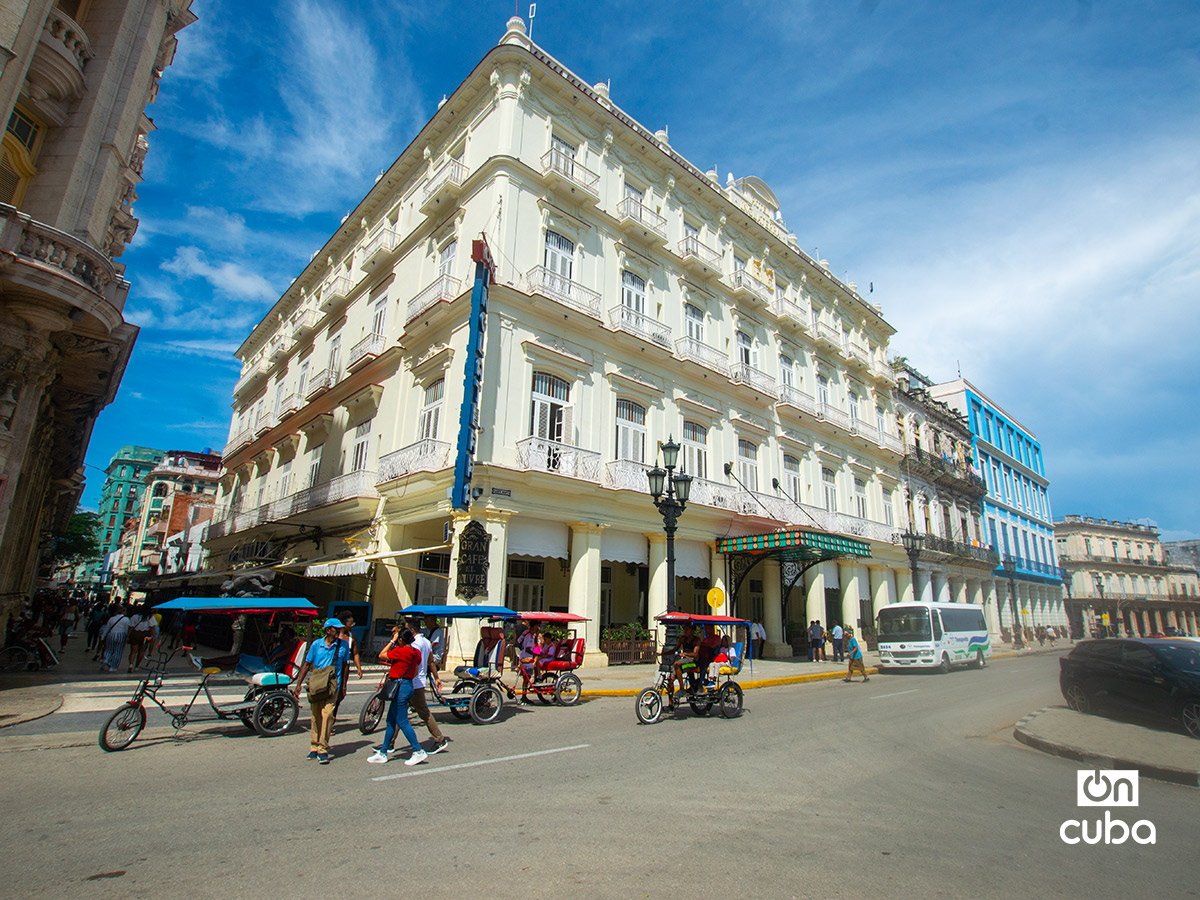 Hotel Inglaterra, con escasos huéspedes. Foto: Otmaro Rodríguez.