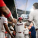 Yohandy Morales (centro) tuvo un debut espectacular en MLB. Foto: Washington Nationals.