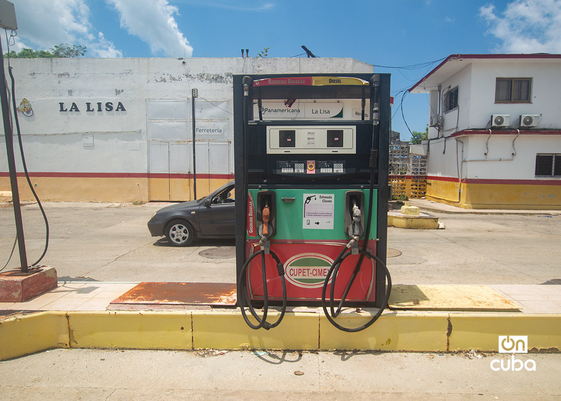 Servicentro en La Lisa. Foto: Otmaro Rodríguez.