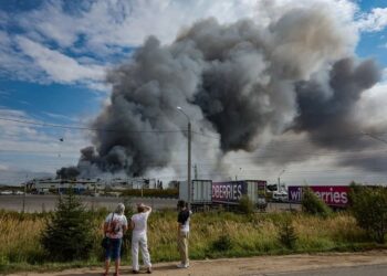 Ucrania ha intensificado su ofensiva contra la infraestructura energética rusa, golpeando con drones varias refinerías que abastecen de diésel al mercado interno. Foto: EFE.