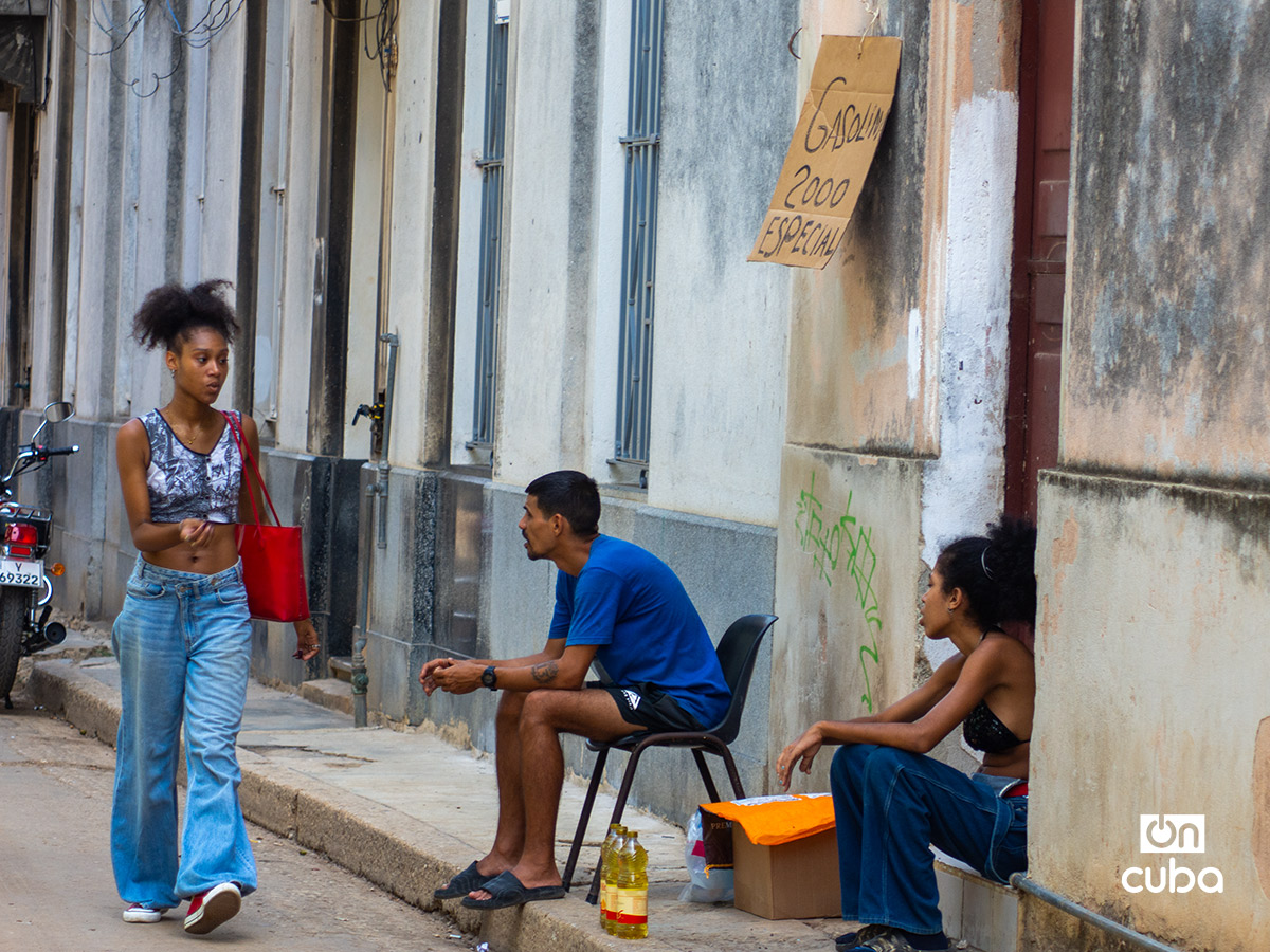Punto de venta particular de gasolina en La Habana. Foto: Otmaro Rodríguez.