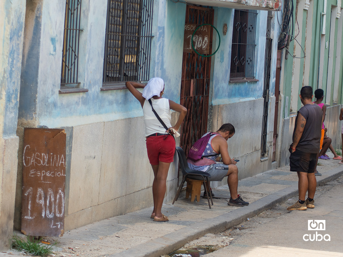 Punto de venta particular de gasolina en La Habana. Foto: Otmaro Rodríguez.