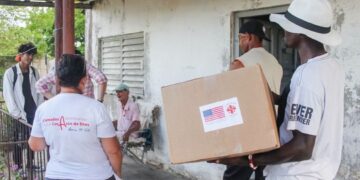 Entrega por la Iglesia católica de ayuda humanitaria de EE.UU. en la provincia de Villa Clara. Foto: Tomado del perfil de Facebook de Cáritas Santa Clara.