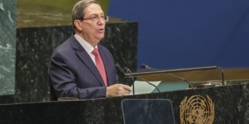 El ministro de Asuntos Exteriores de Cuba, Bruno Rodríguez Parrilla, interviene durante el debate general del 81.º período de sesiones de la Asamblea General de las Naciones Unidas en Nueva York. Foto: EFE/EPA/SARAH YENESEL.