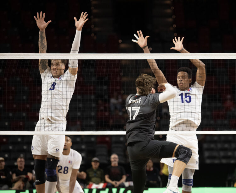 La selección masculina de voleibol de Cuba cedió ante la de Canadá en las semifinales del Campeonato Continental Norceca, con sede en la ciudad canadiense de Moncton. Foto: NORCECA.