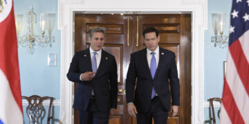 El canciller de Costa Rica, Manuel Tovar (izquierda), junto al Secretario de Estados Marco Rubio durante su reciente visita a Estados Unido. Foto: Lenin Nolly/EFE