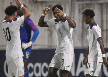 Jugadores cubanos celebran uno de sus goles en su victoria 3-0 ante Granada en la Liga de Naciones de Concacaf, el 25 de septiembre de 2026. Foto: Concacaf.
