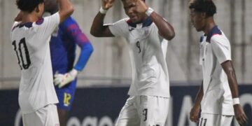 Jugadores cubanos celebran uno de sus goles en su victoria 3-0 ante Granada en la Liga de Naciones de Concacaf, el 25 de septiembre de 2026. Foto: Concacaf.