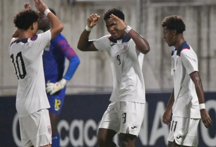 Jugadores cubanos celebran uno de sus goles en su victoria 3-0 ante Granada en la Liga de Naciones de Concacaf, el 25 de septiembre de 2026. Foto: Concacaf.