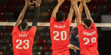 El equipo masculino de Cuba se estrenó con victoria 3-0 sobre República Dominicana en el Campeonato Continental NORCECA. Foto: NorcecaInfo / Facebook.