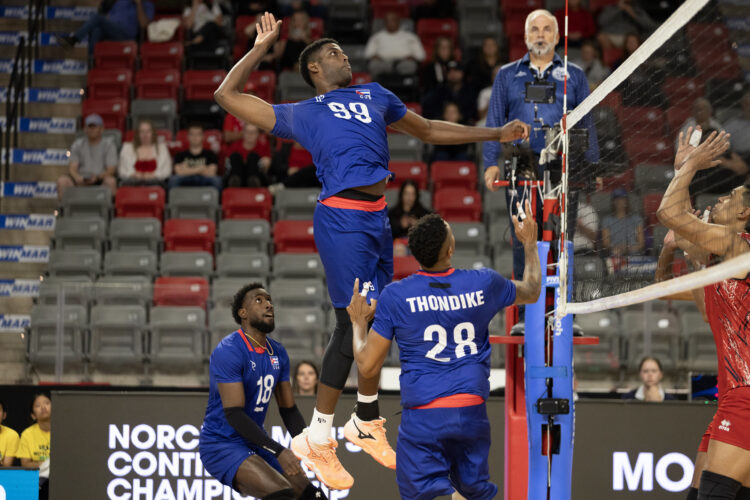 Cuba venció a República Dominicana en la disputa del bronce, en el Campeonato Continental NORCECA 2026, y conquistó el boleto directo al próximo Mundial de voleibol masculino. Foto: NORCECA.