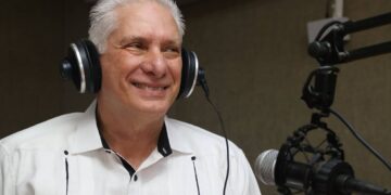 Díaz-Canel en Radio Rebelde. Foto: Presidencia Cuba