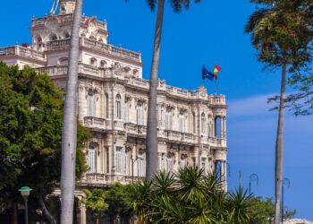 Embajada y Consulado de España en La Habana. Foto: Canva.