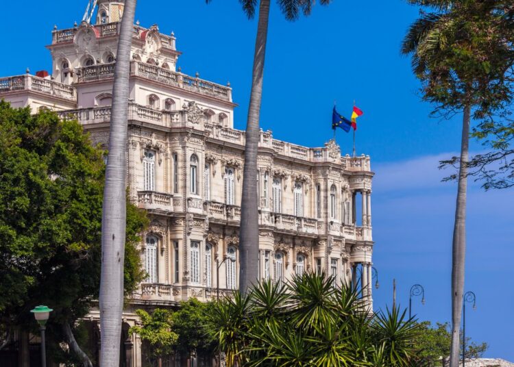 Embajada y Consulado de España en La Habana. Foto: Canva.