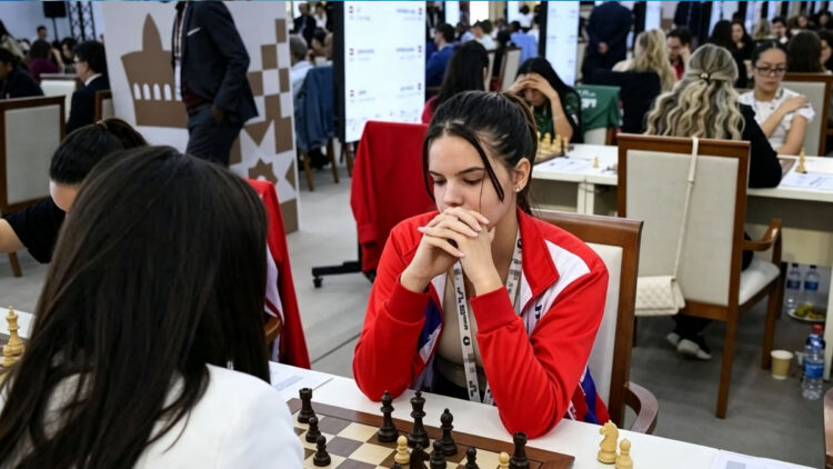 Con su medalla de plata como cuarto tablero, Ineymig Hernández protagonizó la mejor actuación de Cuba en la 46 Olimpiada Mundial de Ajedrez, celebrada en la ciudad uzbeka de Samarcanda. Foto: JIT Deporte Cubano / Facebook.