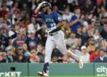 Lázaro Montes tuvo un debut memorable en la MLB. Foto: The Seattle Times.