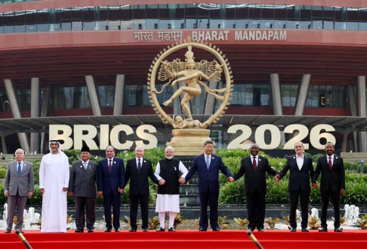 Líderes de los países miembros del grupo BRICS, en la cumbre del bloque realizada en Nueva Delhi, India. Foto: Alexander Kazakov / Sputnik / Kremlin POOL / EFE / EPA.
