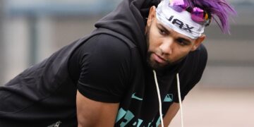 El cubano Lourdes Gurriel Jr. fue puesto en asignación por los Diamondbacks de Arizona en la MLB. Foto: @mlbtraderumors / X.