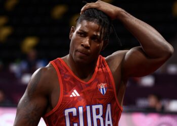 Arturo Silot firmó el único triunfo cubano en la sexta fecha del Campeonato Mundial de Luchas Astaná 2026. Foto: UWW.
