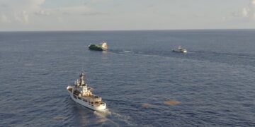 La Guardia Costera intercepta el buque mercante Grace y continúa las operaciones para interceptar envíos de combustible cubano. Foto: U.S. Coast Guard.