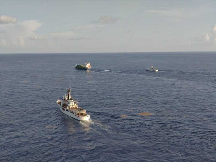 La Guardia Costera intercepta el buque mercante Grace y continúa las operaciones para interceptar envíos de combustible cubano. Foto: U.S. Coast Guard.