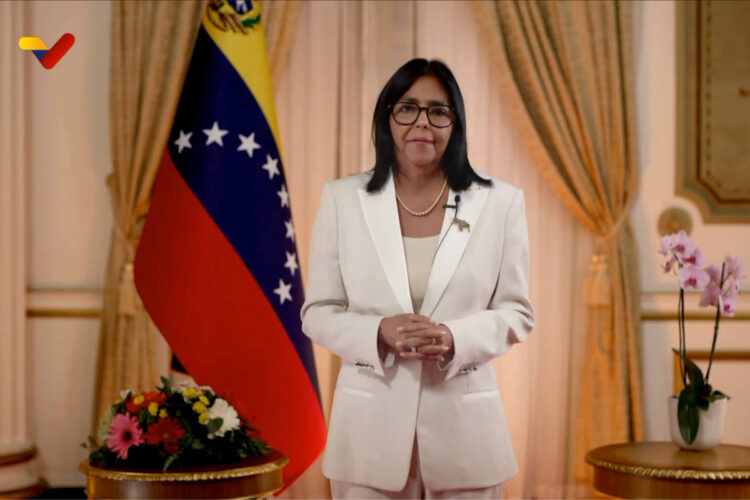 Delcy Rodríguez se dirigió al país, poco antes de la conferencia de prensa convocada por la líder opositora María Corina Machado, el primero desde el retorno de la premio nobel al país, el pasado domingo. EFE/ Canal Estatal VTV.