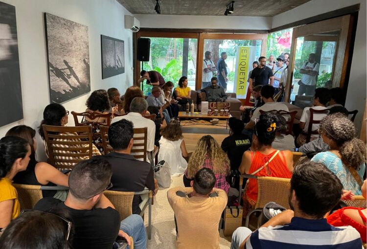 Encuentro “Etiquetar: ¿arte o responsabilidad?”. Foto: Lied Lorain.