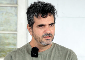 El productor cubano y cofundador de i4films, Inti Herrera, hablando durante una entrevista con EFE en La Habana (Cuba). Foto: EFE/STR.