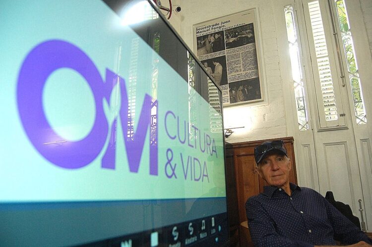 Juan Dávila, fundador y director de la Om Meditación en el restaurante Fangio, del hotel Claxon, de La Habana. Foto: AMD.