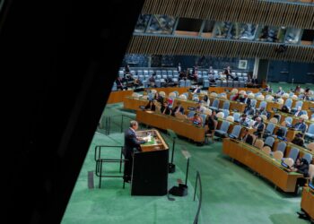 La Asamblea General de las Naciones Unidas celebró este 28 de octubre la sesión plenaria anual para debatir y votar una resolución que exige el fin del bloqueo comercial y financiero estadounidense contra Cuba. Foto: EFE/EPA/OLGA FEDOROVA.