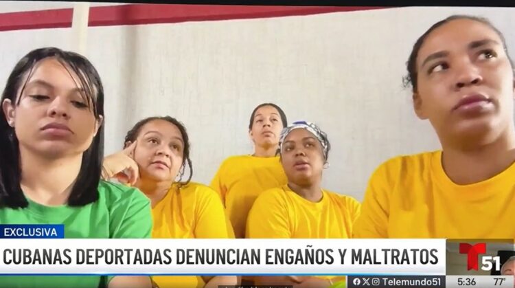 Un grupo de 10 mujeres, entre ellas 8 cubanas, fueron deportadas este mes a África desde EEUU. Foto: Captura de pantalla/ Telemundo.
