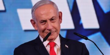 El primer ministro israelí, Benjamin Netanyahu, se dirige a sus partidarios durante un acto electoral del partido Likud en Jerusalén. Foto: EFE/EPA/ABIR SULTAN.