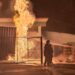 Bomberos combaten un incendio en un contenedor de combsutible, en una entidad de la agroindustria azucarera en Manzanillo, Granma, el 11 de octubre de 2026. Foto: CNC TV Granma / Facebook.