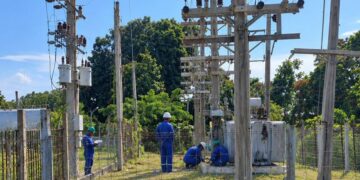 La Empresa Eléctrica de La Habana comenzó a colocar “trampas químicas” en sus subestaciones como medida contra posibles robos de aceite dieléctrico de los transformadores. Foto: Tomada del perfil de Facebook de la Empresa Eléctrica de La Habana.