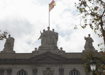 Tribunal Supremo en Madrid, este martes. Tras el adelanto electoral, el Tribunal Supremo ratificó su decisión de suspender el derecho al voto de los españoles que consiguieron la nacionalidad como consecuencia de la ley de nietos, cuya alta en el censo electoral está suspendida cautelarmente. EFE/Kiko Huesca.