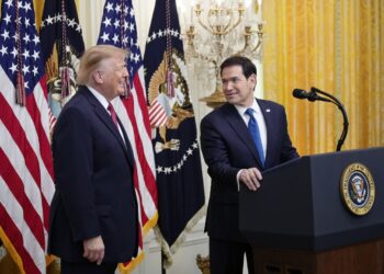 Donald Trump y el secretario de Estado estadounidense, Marco Rubio, durante la celebración del Mes de la Herencia Hispana en el Salón Este de la Casa Blanca en Washington D. C., EE. UU., el 30 de septiembre de 2026. Foto: EFE/EPA/YURI GRIPAS / POOL.